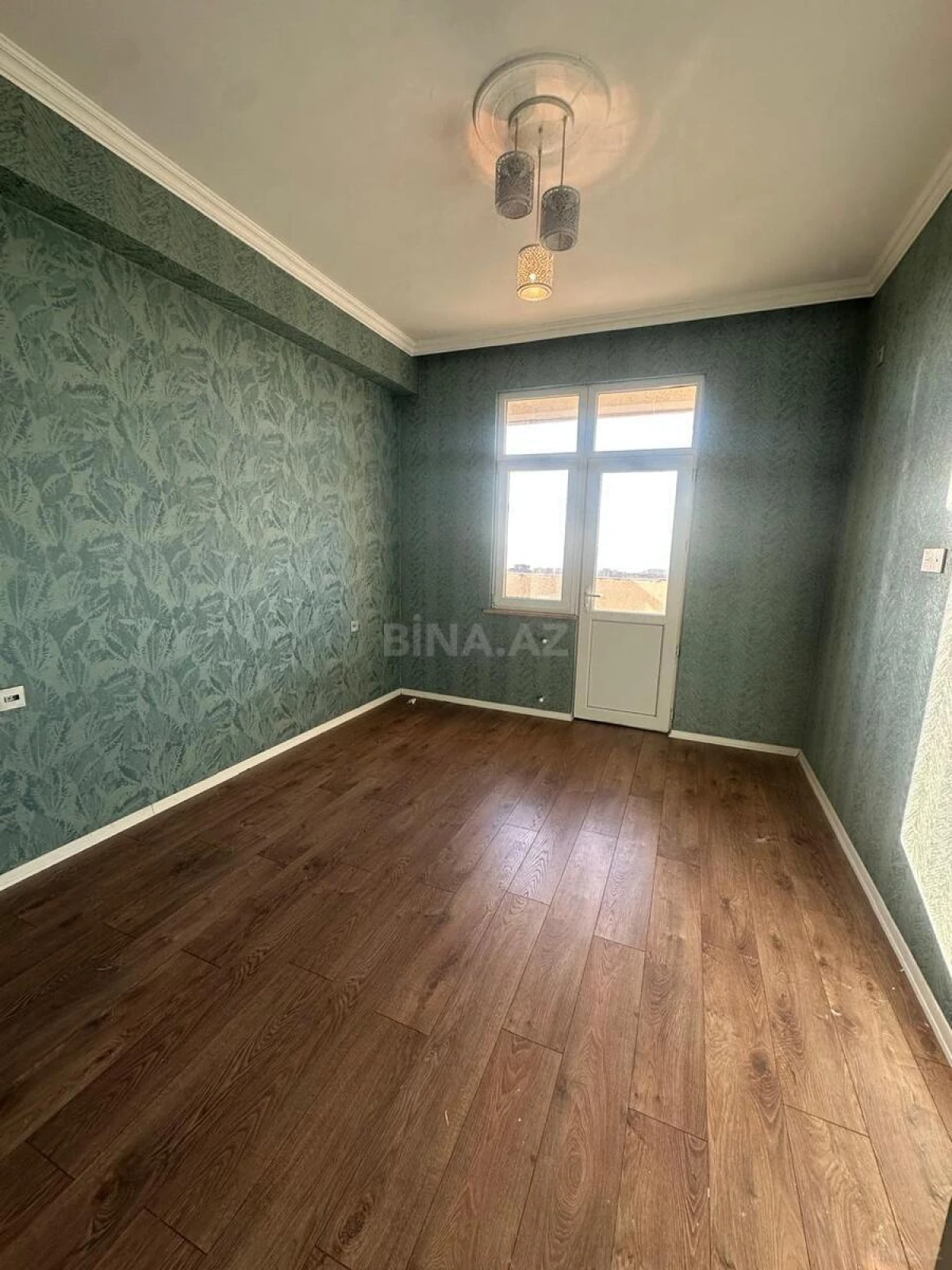 Satılır 3 otaqlı mənzil 105 m²