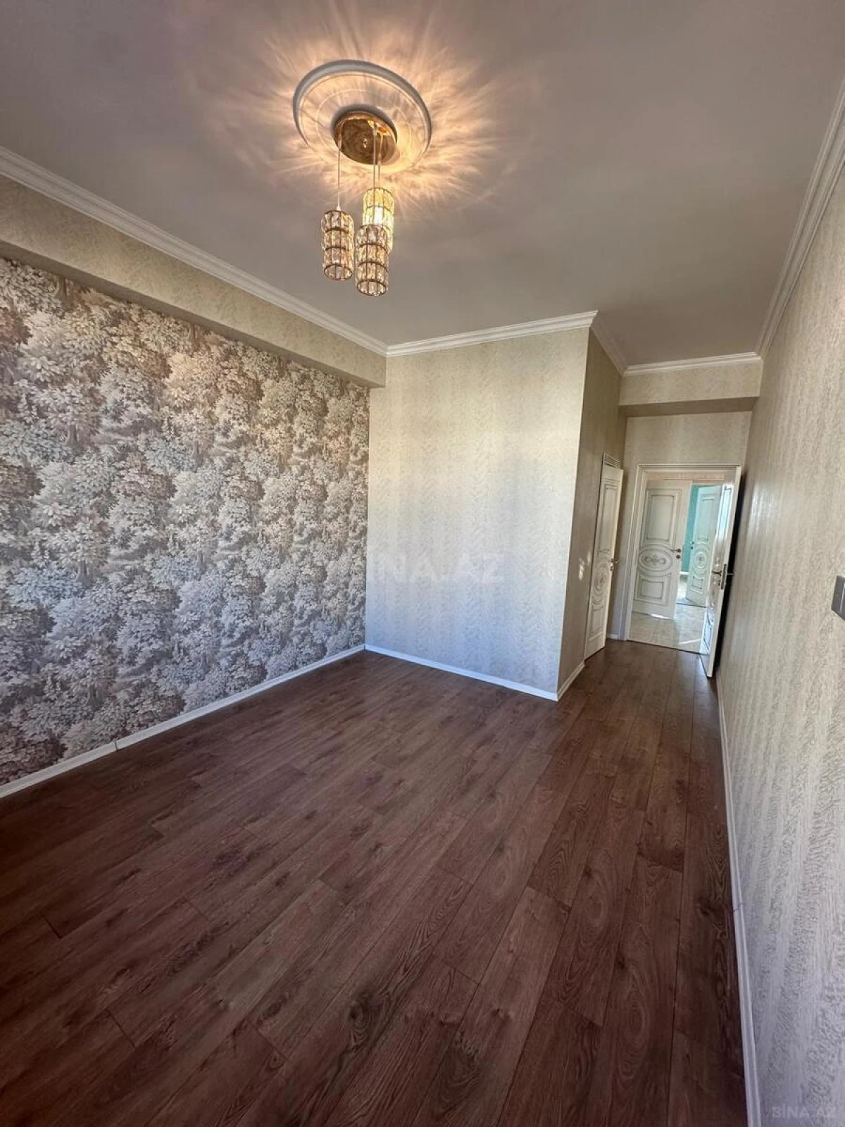 Satılır 3 otaqlı mənzil 105 m²