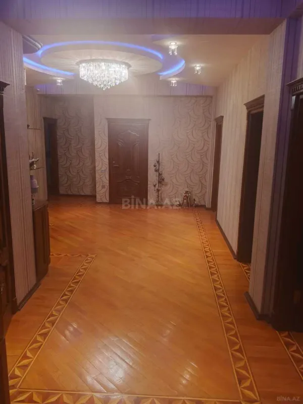 Satılır 4 otaqlı mənzil 170 m²