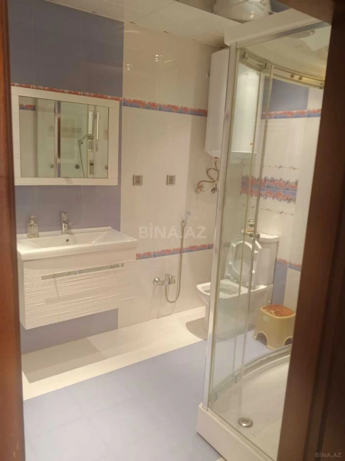 Satılır 4 otaqlı mənzil 170 m²