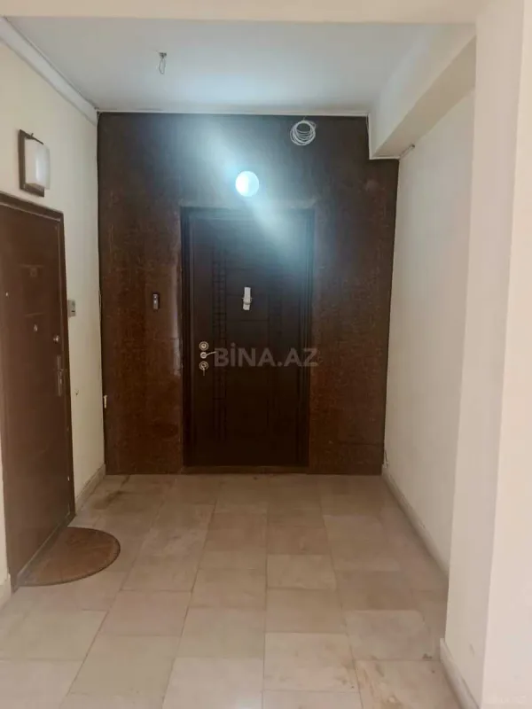 Satılır 4 otaqlı mənzil 170 m²