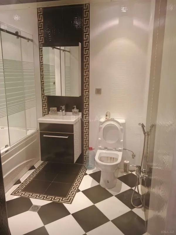 Satılır 4 otaqlı mənzil 170 m²