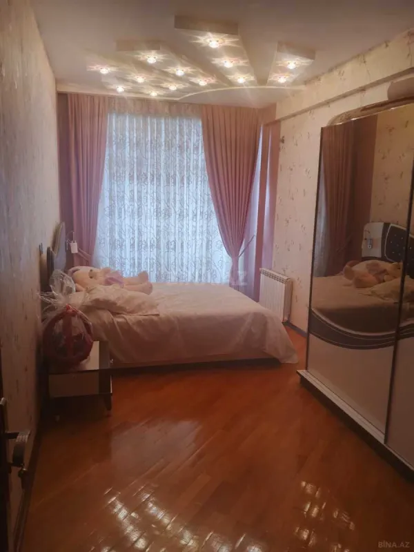 Satılır 4 otaqlı mənzil 170 m²