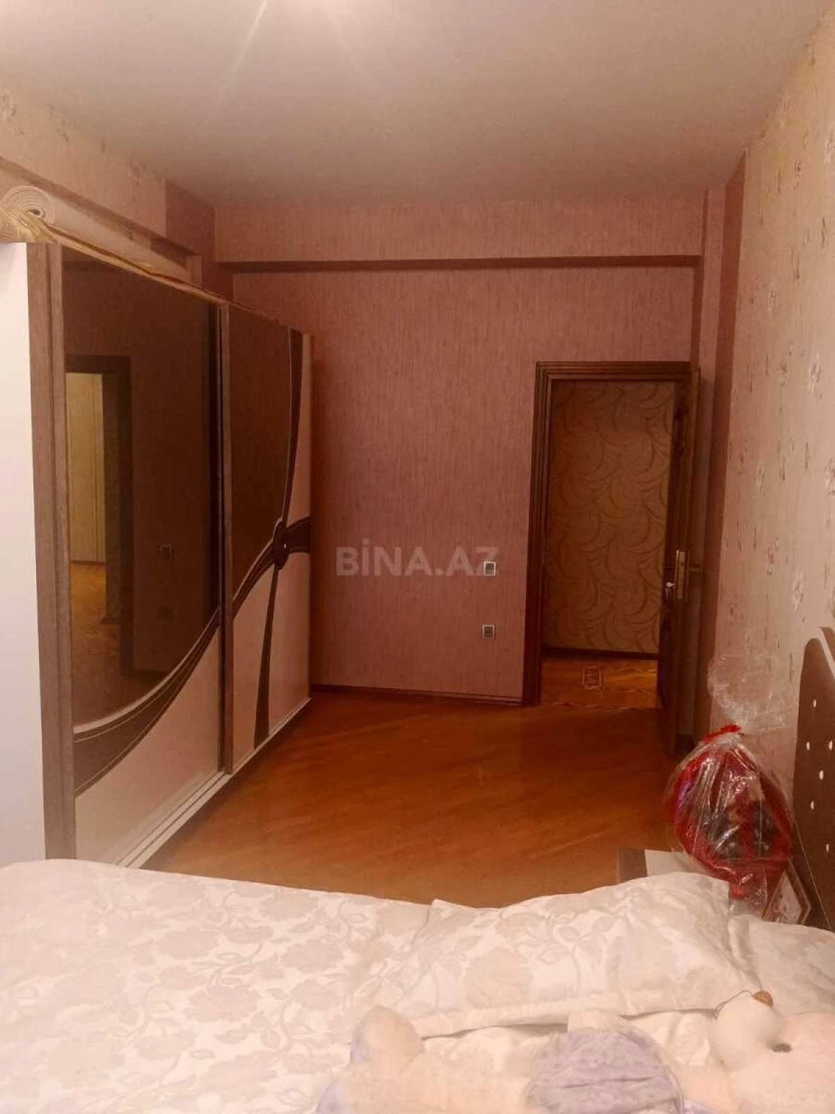 Satılır 4 otaqlı mənzil 170 m²