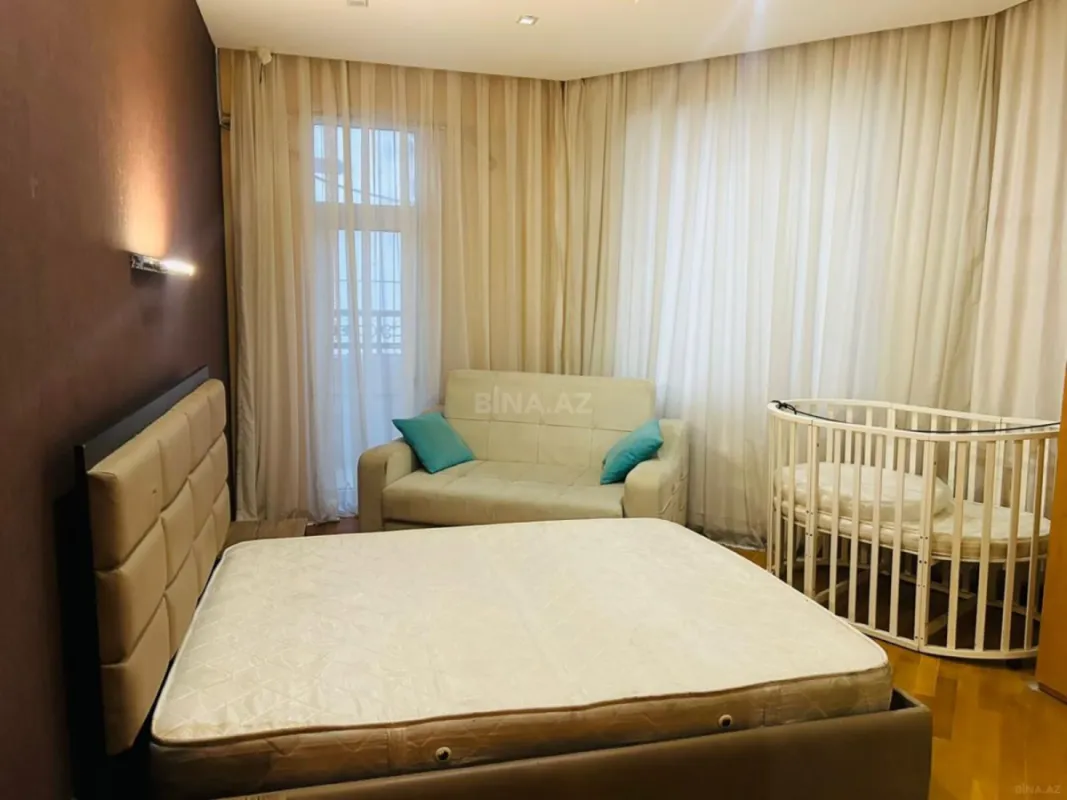 Kirayə verilir 3 otaqlı mənzil 140 m²