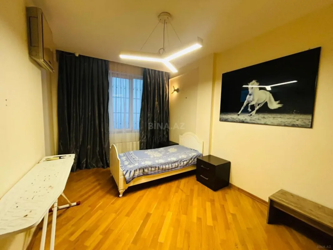Kirayə verilir 3 otaqlı mənzil 140 m²