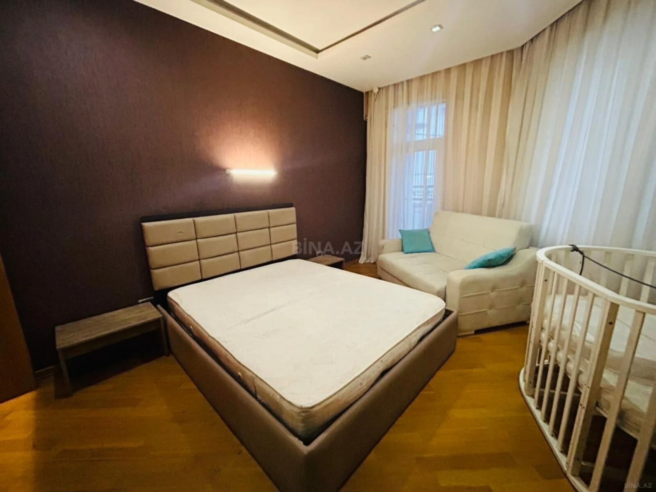 Kirayə verilir 3 otaqlı mənzil 140 m²