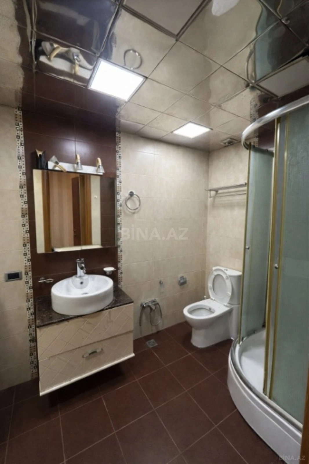 Kirayə verilir 3 otaqlı mənzil 140 m²