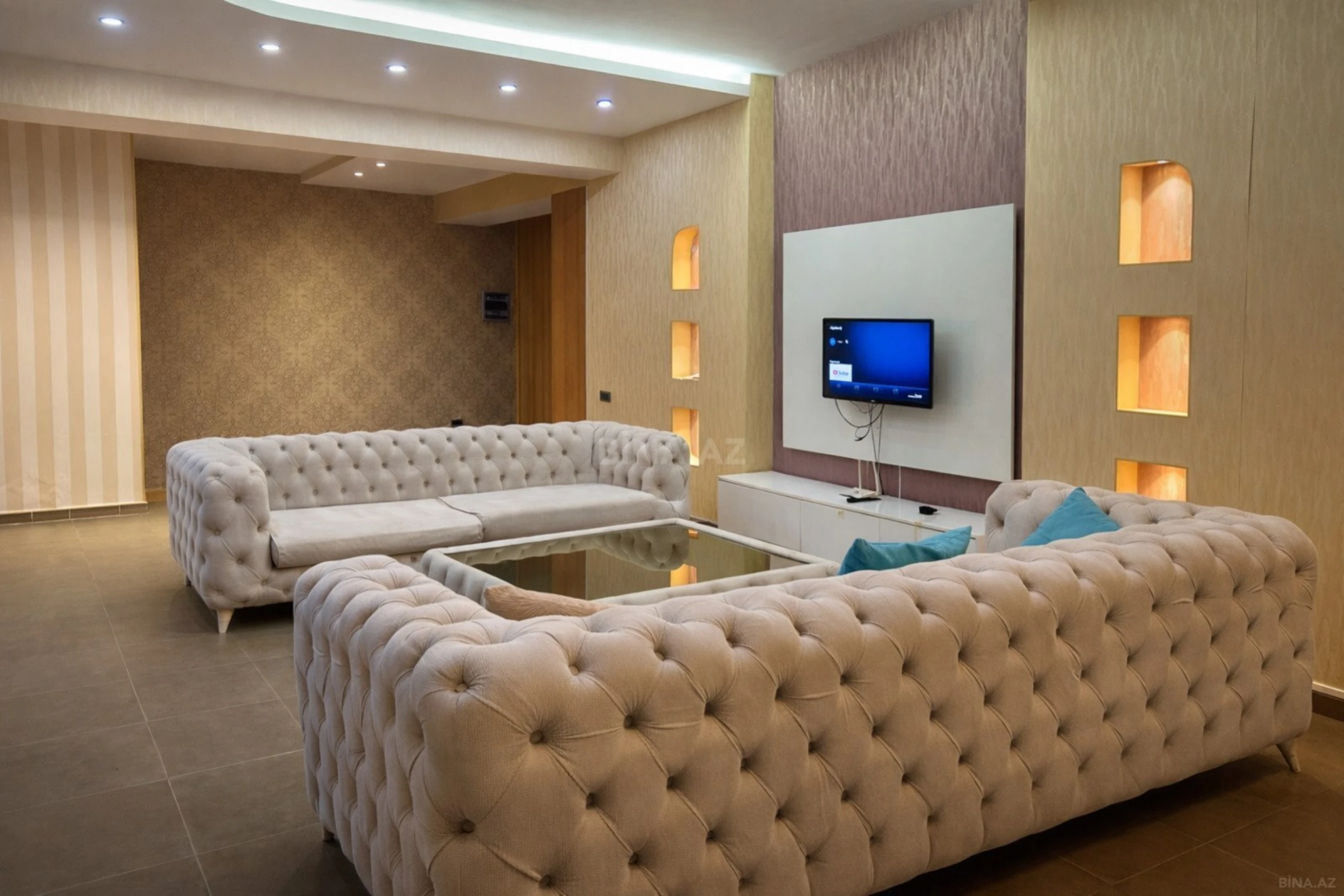 Kirayə verilir 3 otaqlı mənzil 140 m²