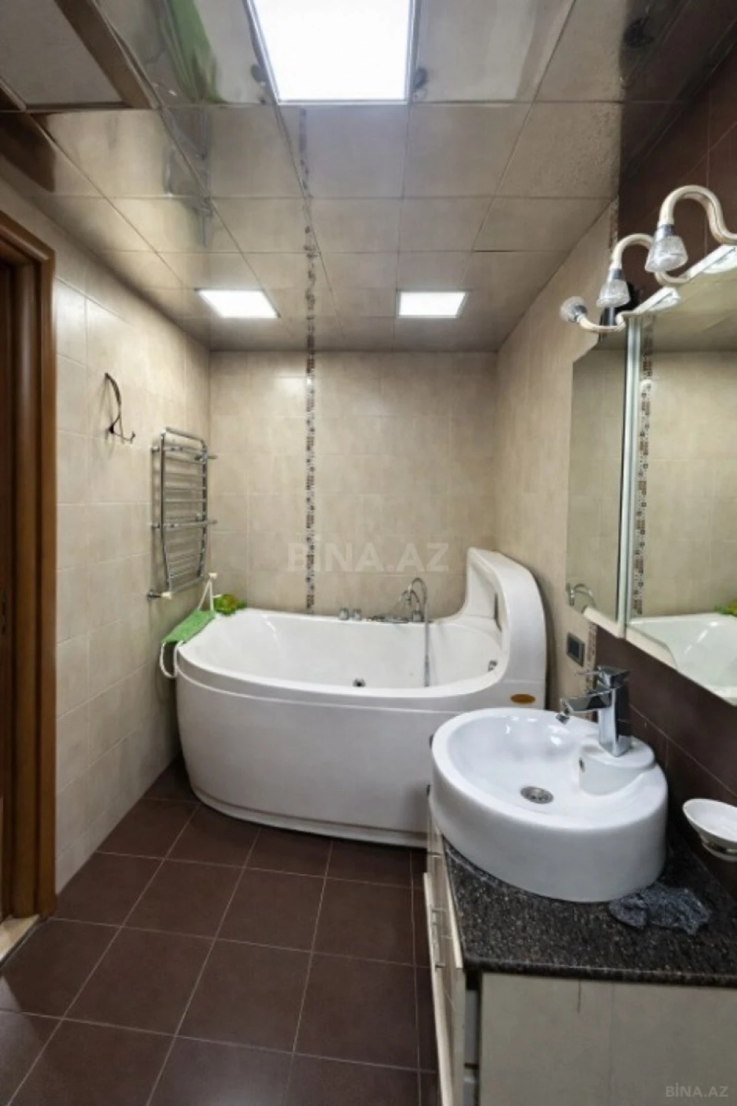 Kirayə verilir 3 otaqlı mənzil 140 m²