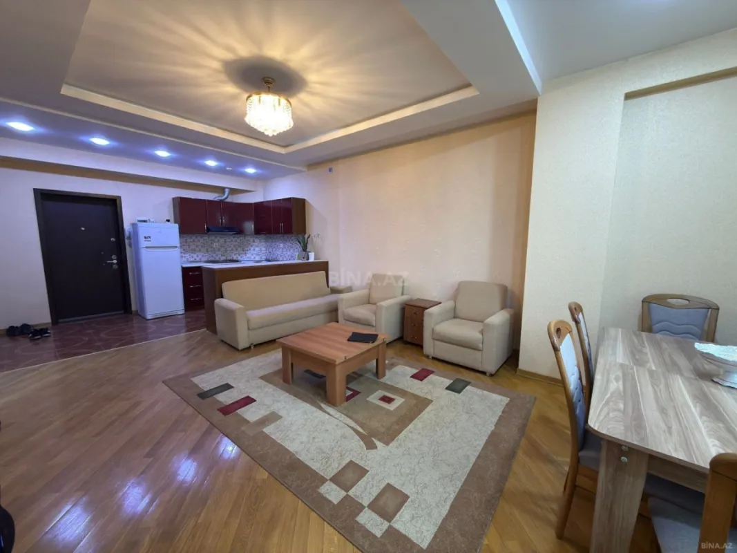 Kirayə verilir 2 otaqlı mənzil 61 m²