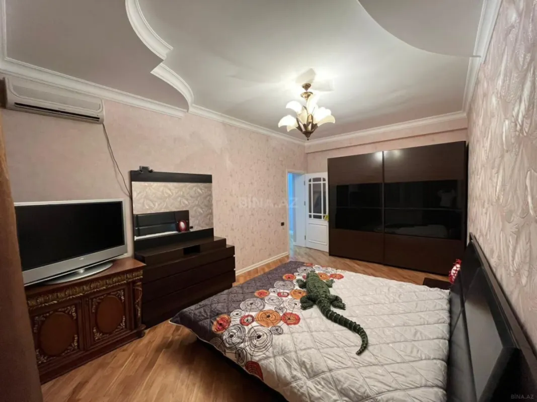 Kirayə verilir 3 otaqlı mənzil 140 m²