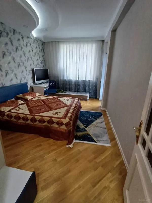 Kirayə verilir 3 otaqlı mənzil 140 m²