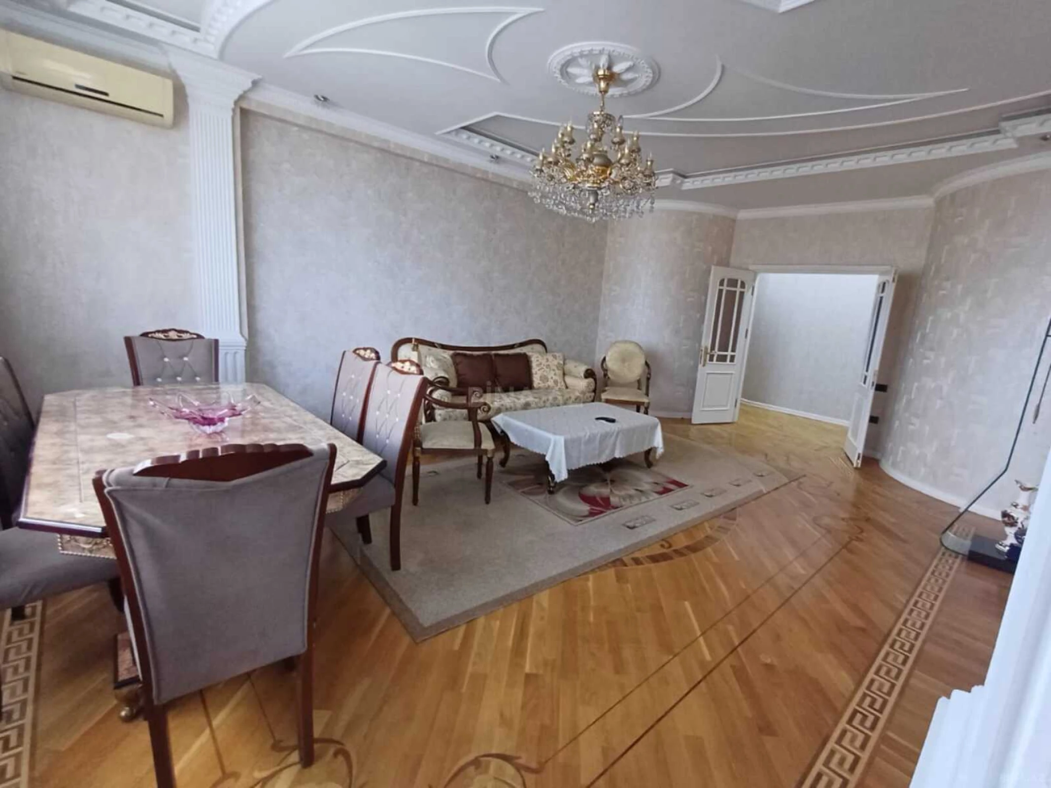 Kirayə verilir 3 otaqlı mənzil 140 m²