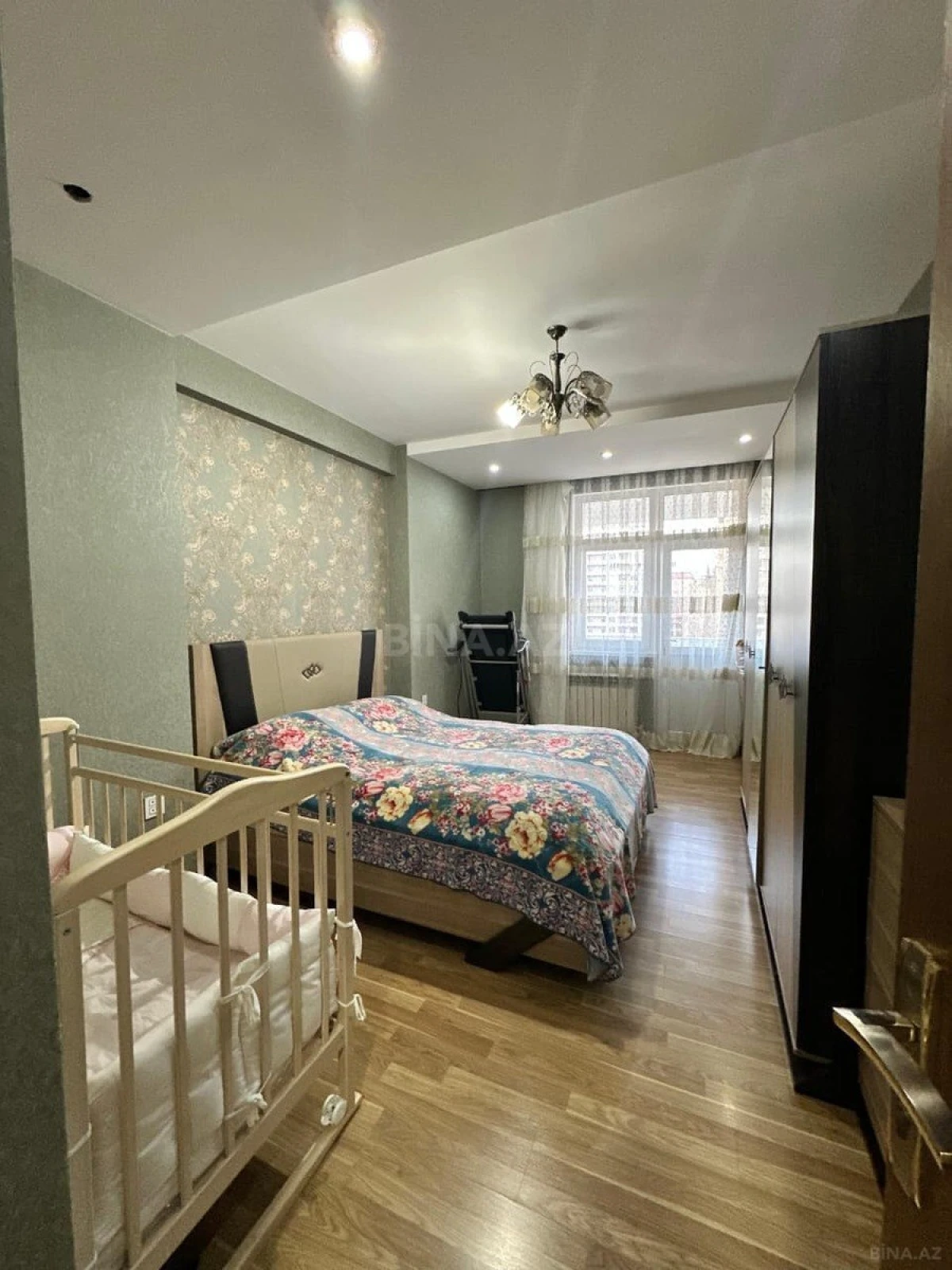 Satılır 2 otaqlı mənzil 115 m²