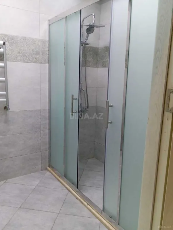 Kirayə verilir 3 otaqlı mənzil 148 m²
