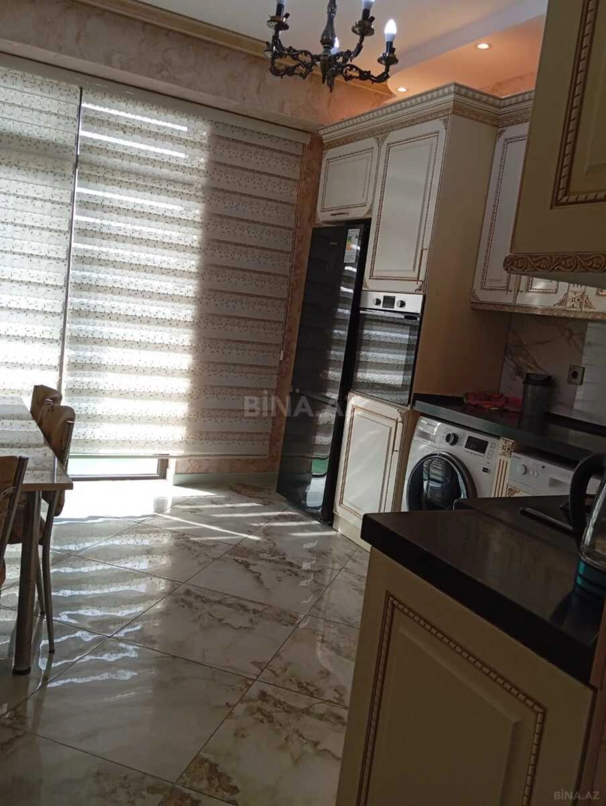 Kirayə verilir 3 otaqlı mənzil 148 m²