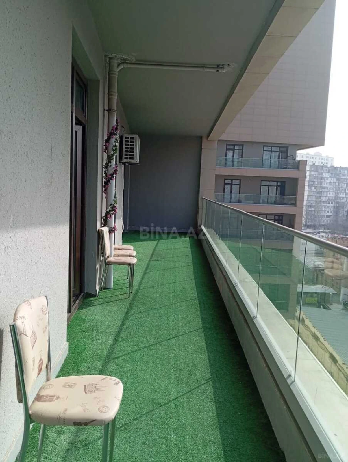 Kirayə verilir 3 otaqlı mənzil 148 m²