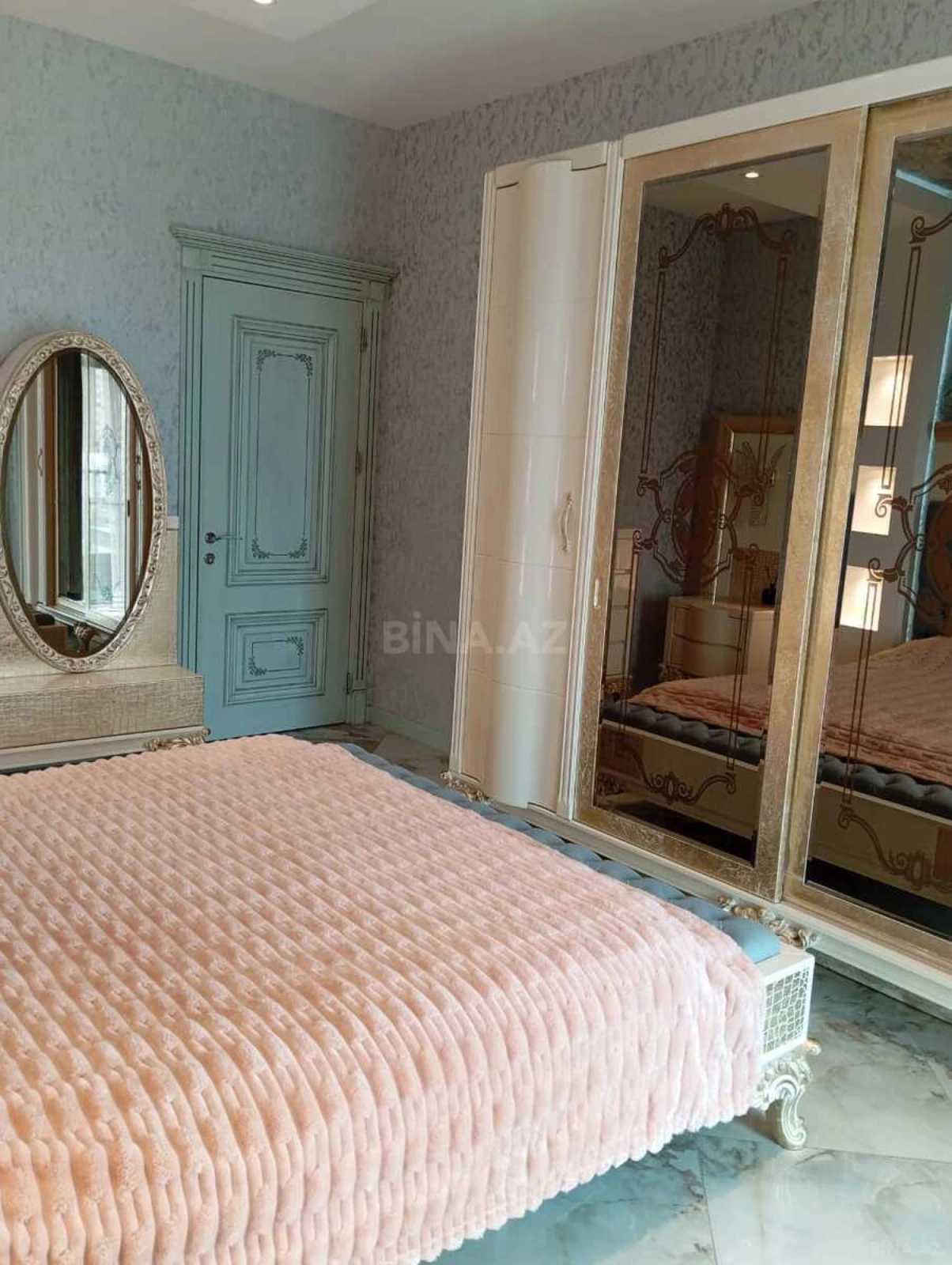 Kirayə verilir 3 otaqlı mənzil 148 m²