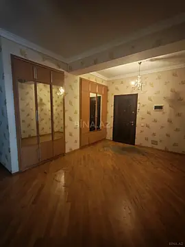 Satılır 4 otaqlı mənzil 177 m²