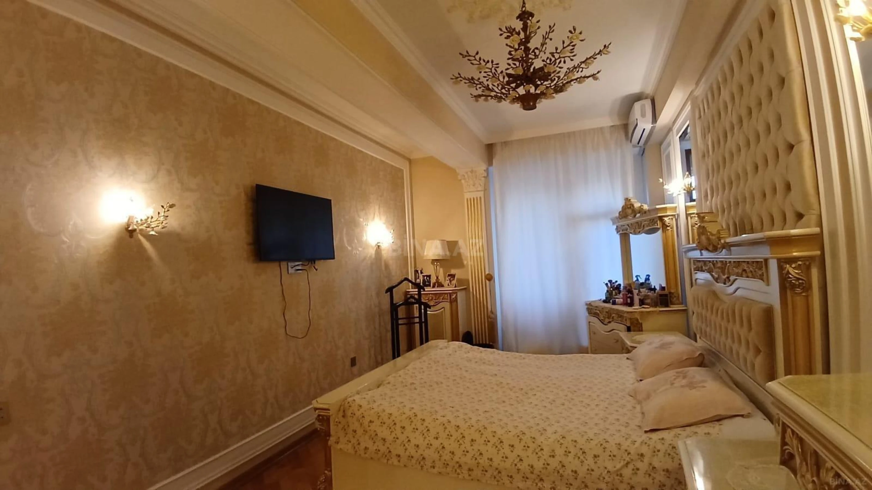 Satılır 3 otaqlı mənzil 140 m²