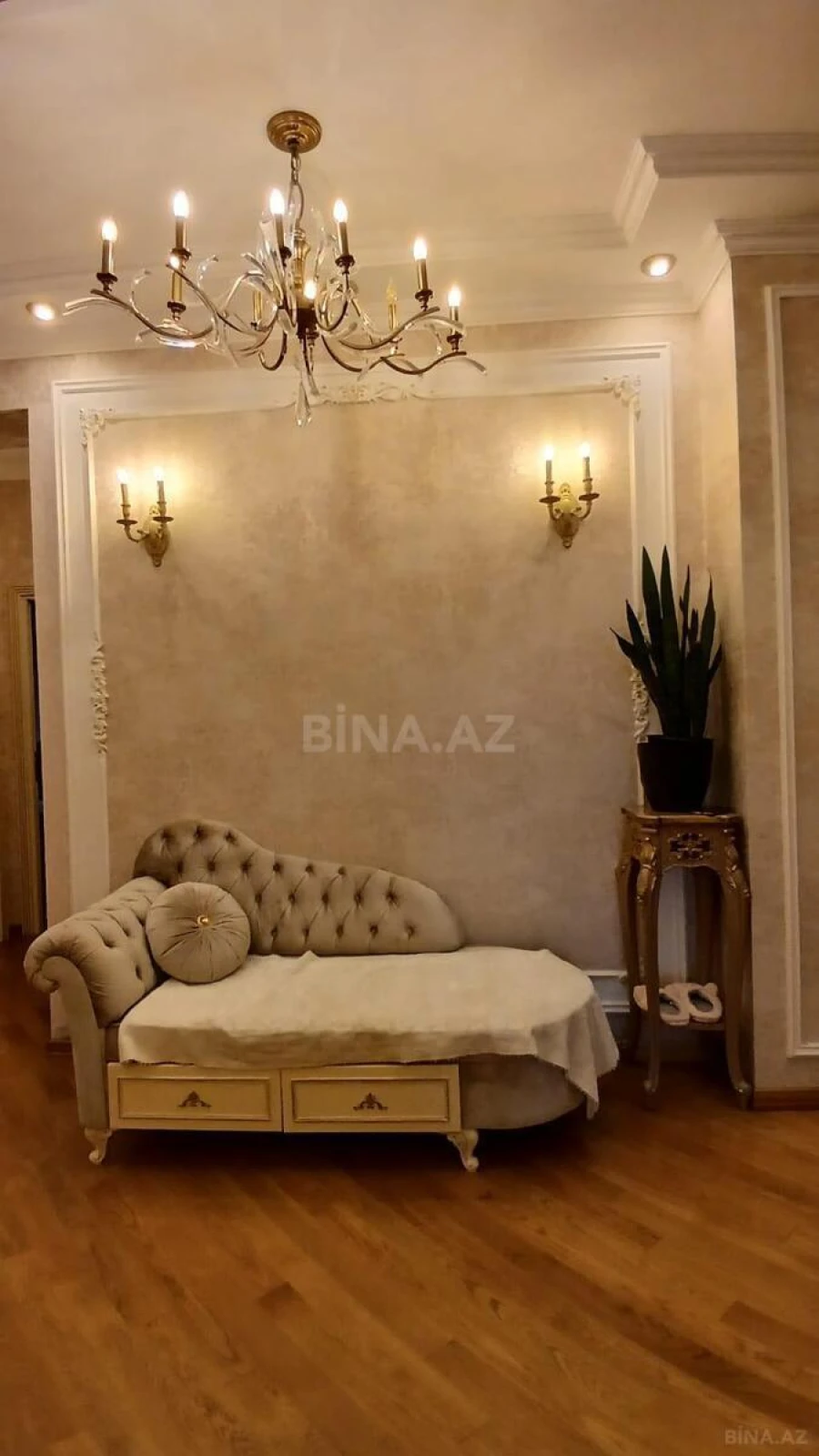 Satılır 3 otaqlı mənzil 140 m²