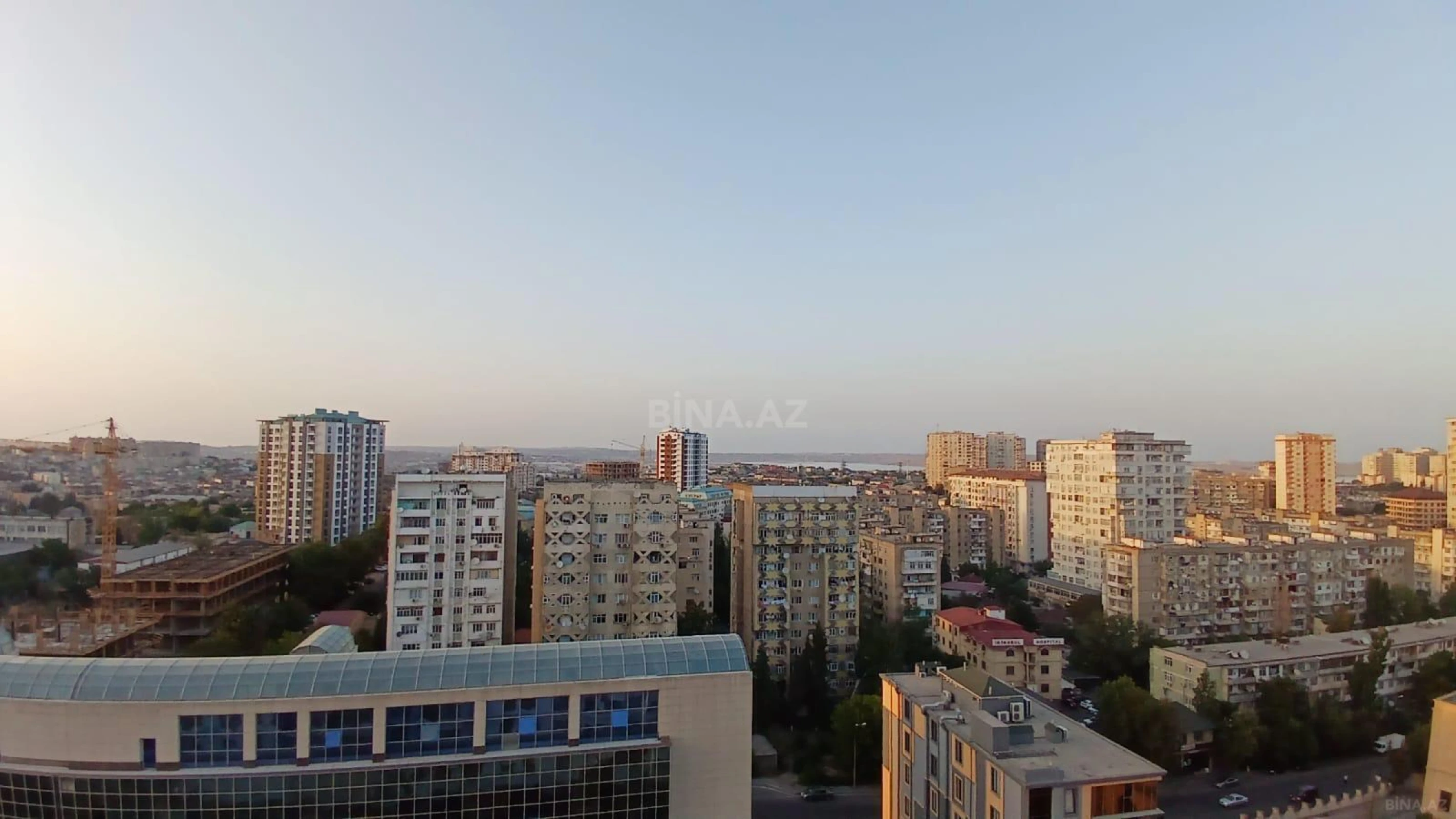 Satılır 3 otaqlı mənzil 140 m²