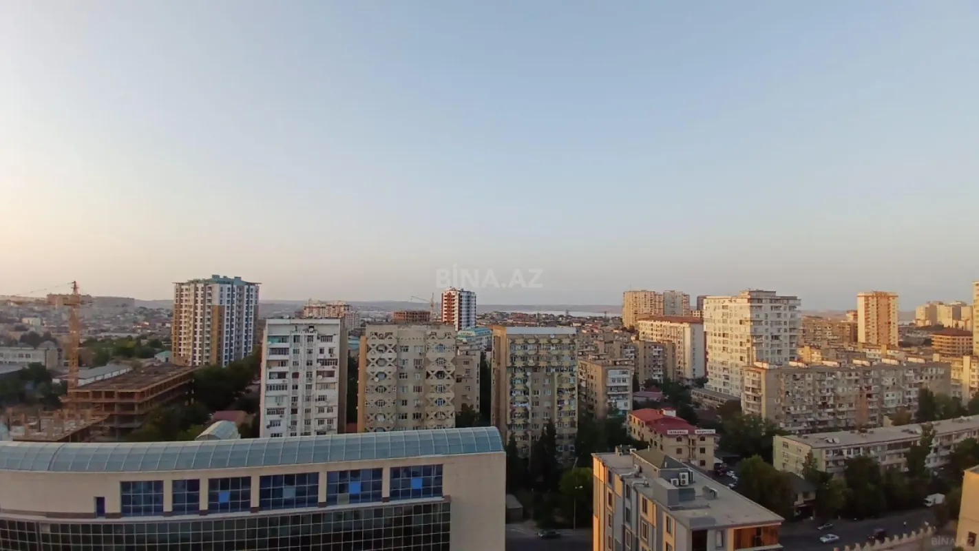 Satılır 3 otaqlı mənzil 140 m²
