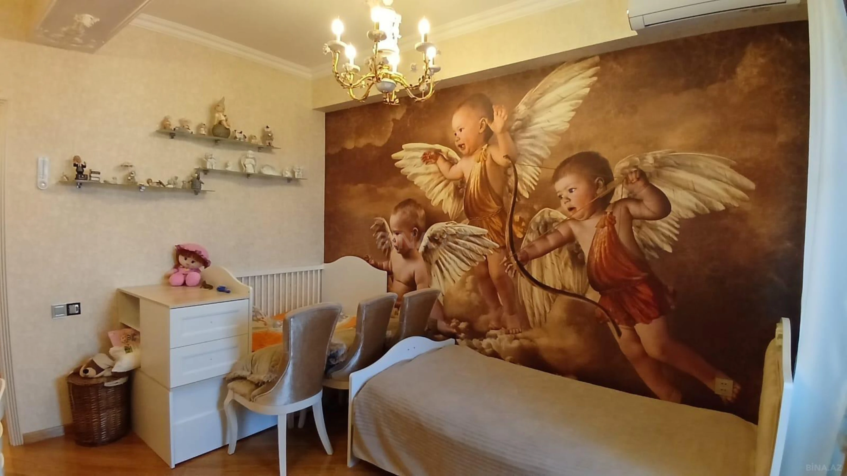 Satılır 3 otaqlı mənzil 140 m²