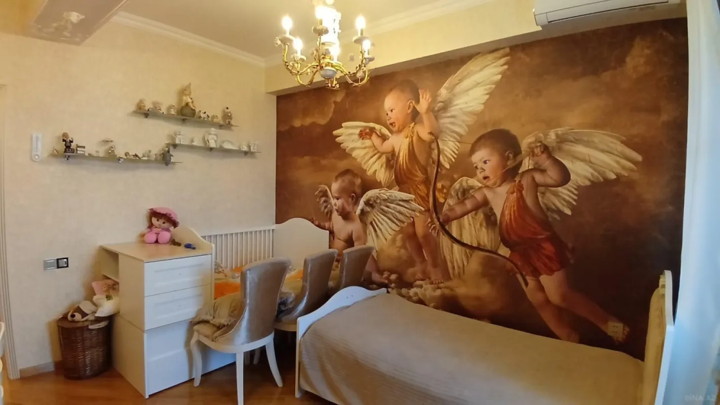 Satılır 3 otaqlı mənzil 140 m²