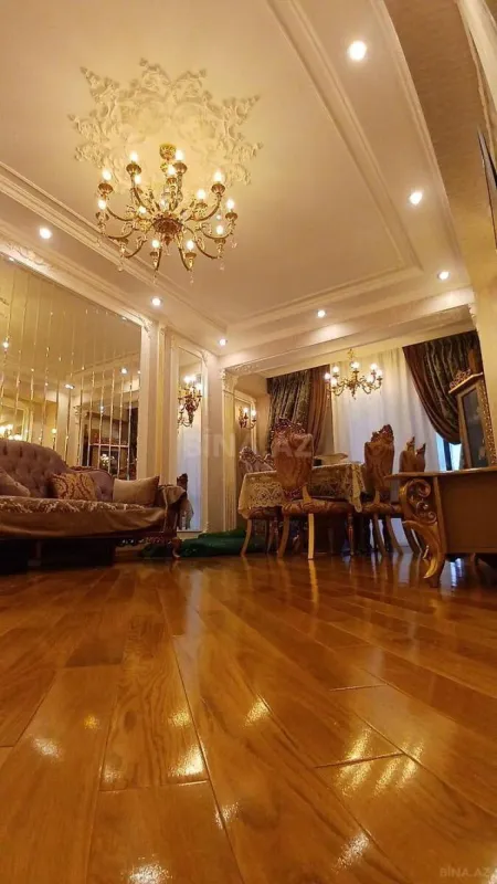 Satılır 3 otaqlı mənzil 140 m²