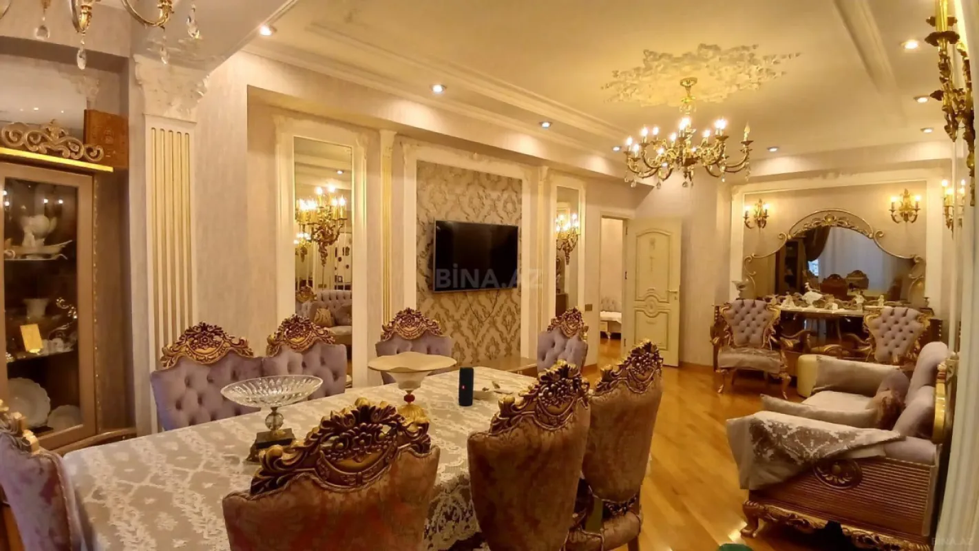 Satılır 3 otaqlı mənzil 140 m²