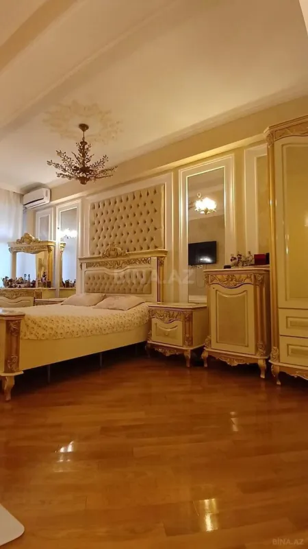 Satılır 3 otaqlı mənzil 140 m²