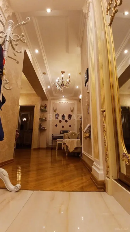 Satılır 3 otaqlı mənzil 140 m²