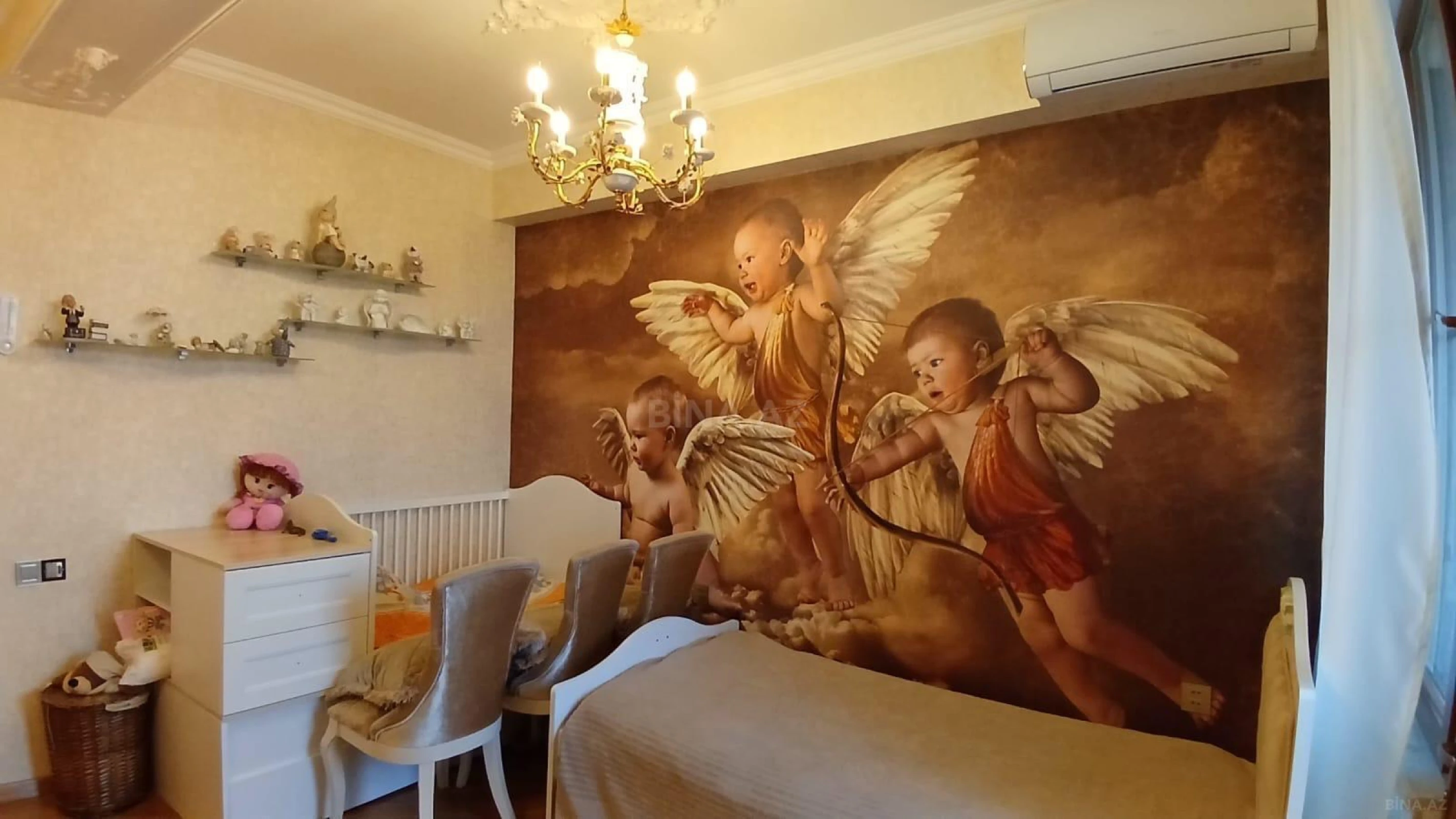 Satılır 3 otaqlı mənzil 140 m²