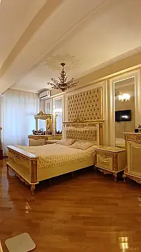 Satılır 3 otaqlı mənzil 140 m²