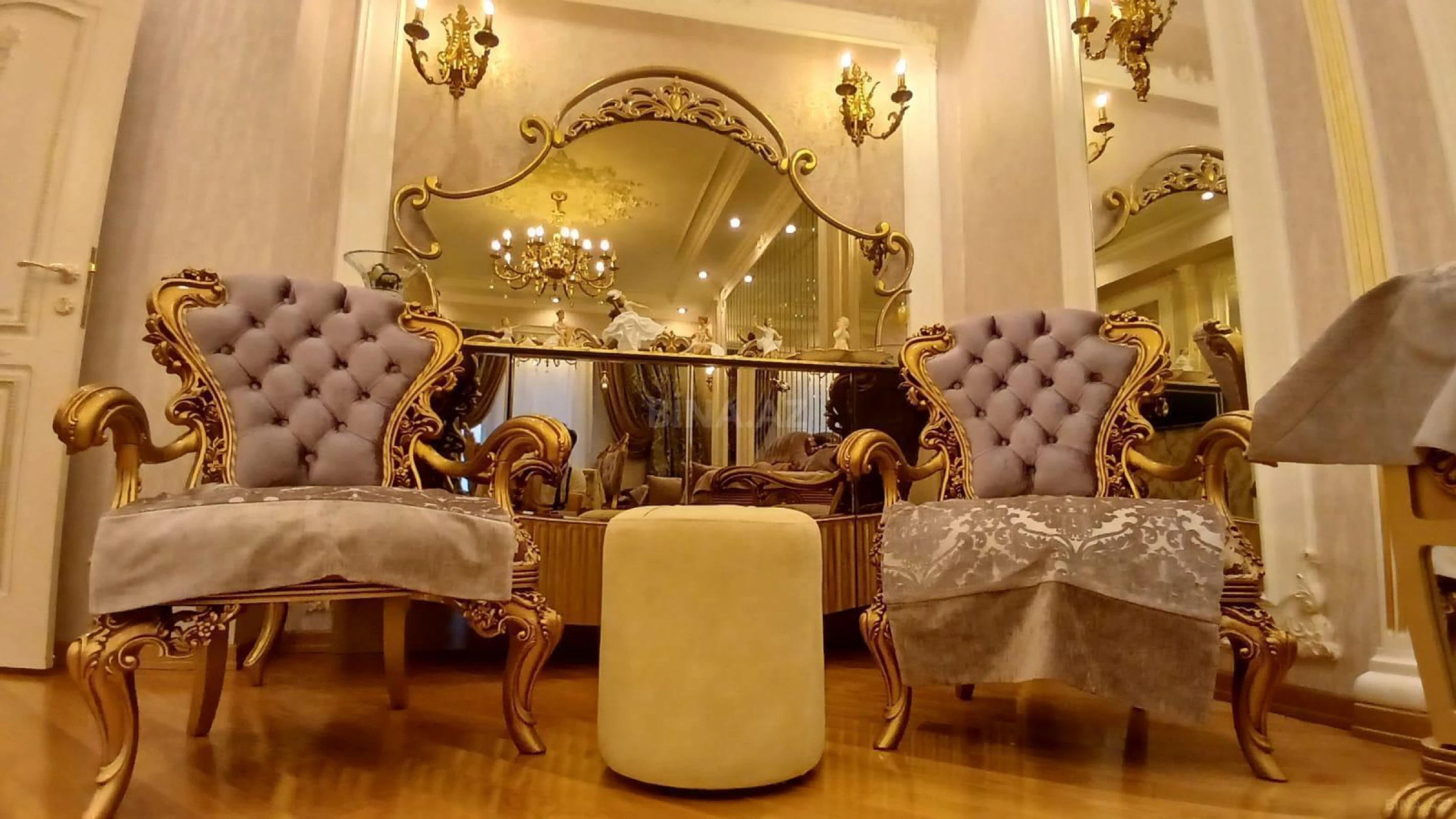 Satılır 3 otaqlı mənzil 140 m²