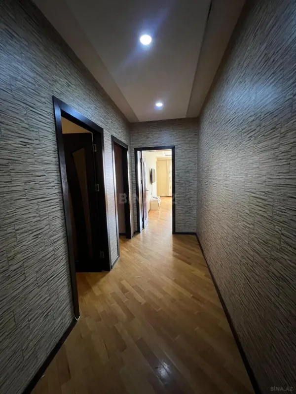 Satılır 3 otaqlı mənzil 107 m²