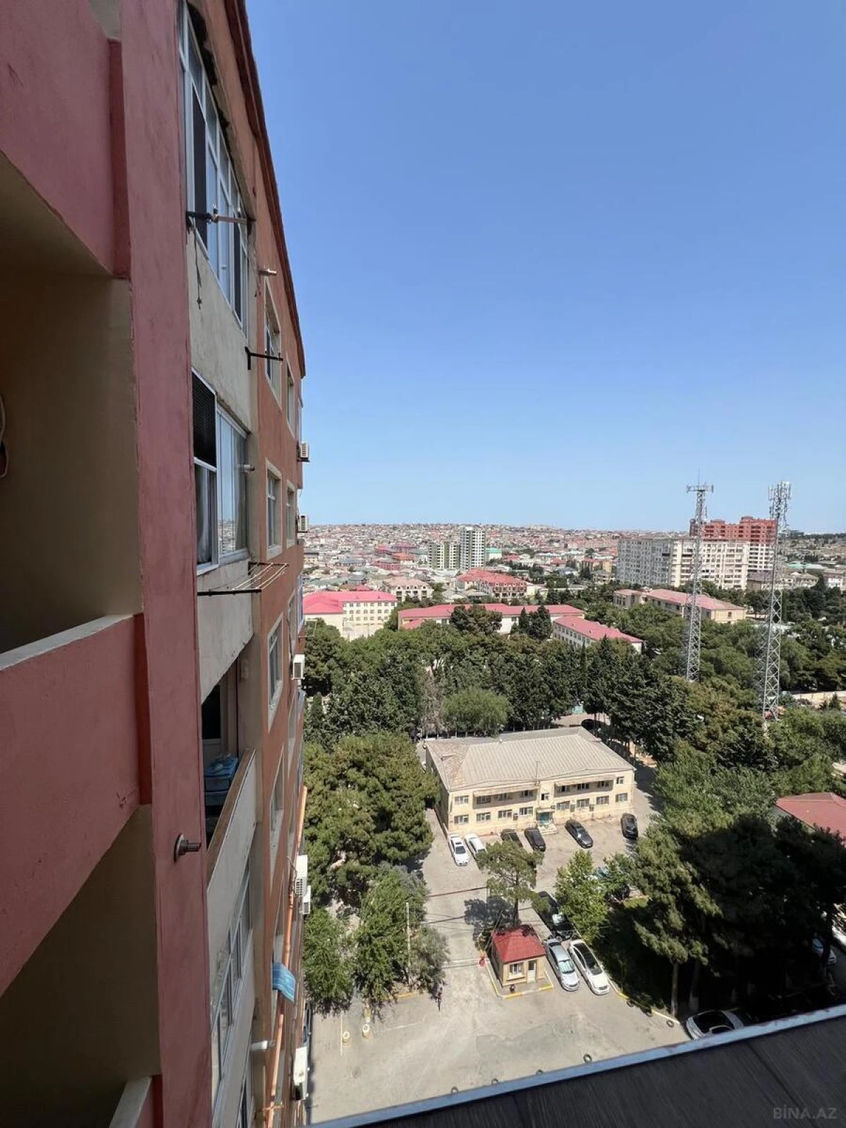 Satılır 3 otaqlı mənzil 107 m²