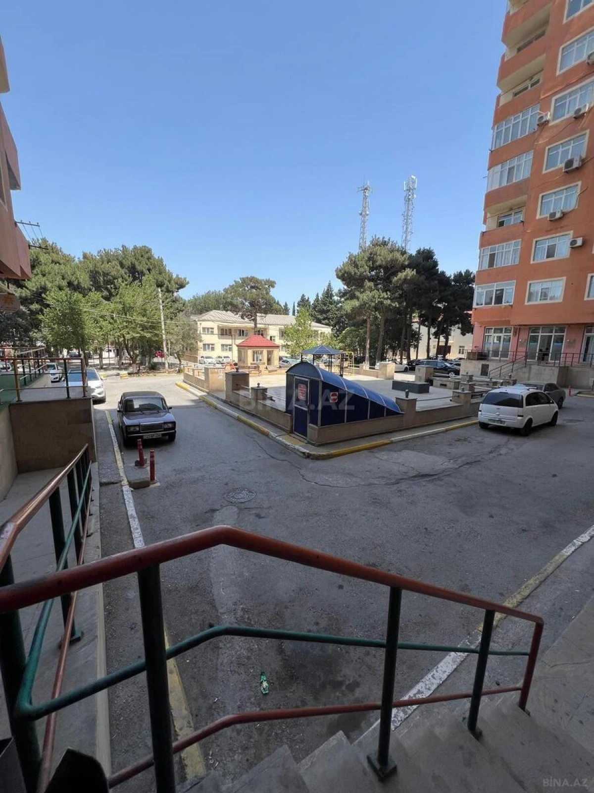 Satılır 3 otaqlı mənzil 107 m²