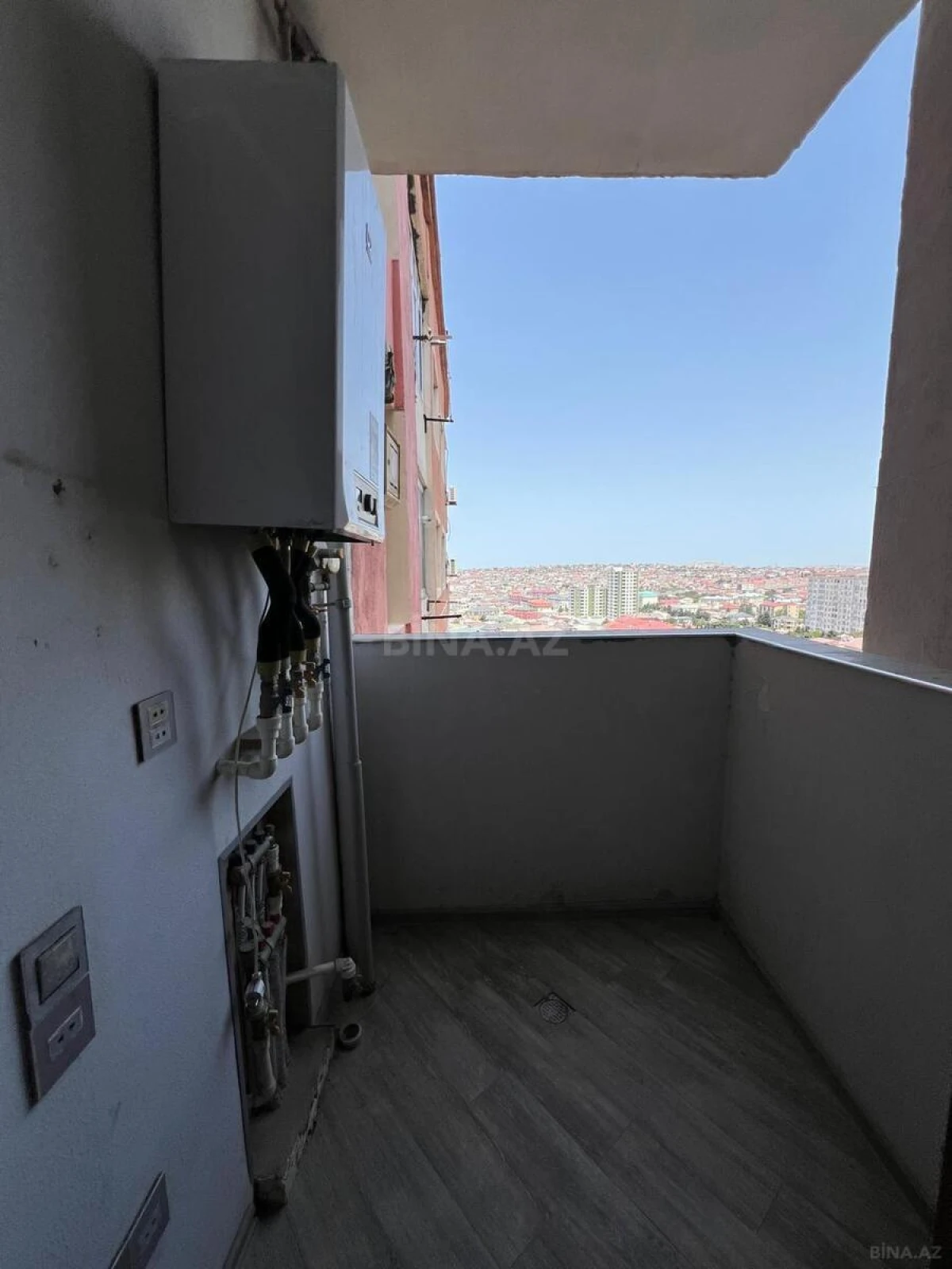 Satılır 3 otaqlı mənzil 107 m²