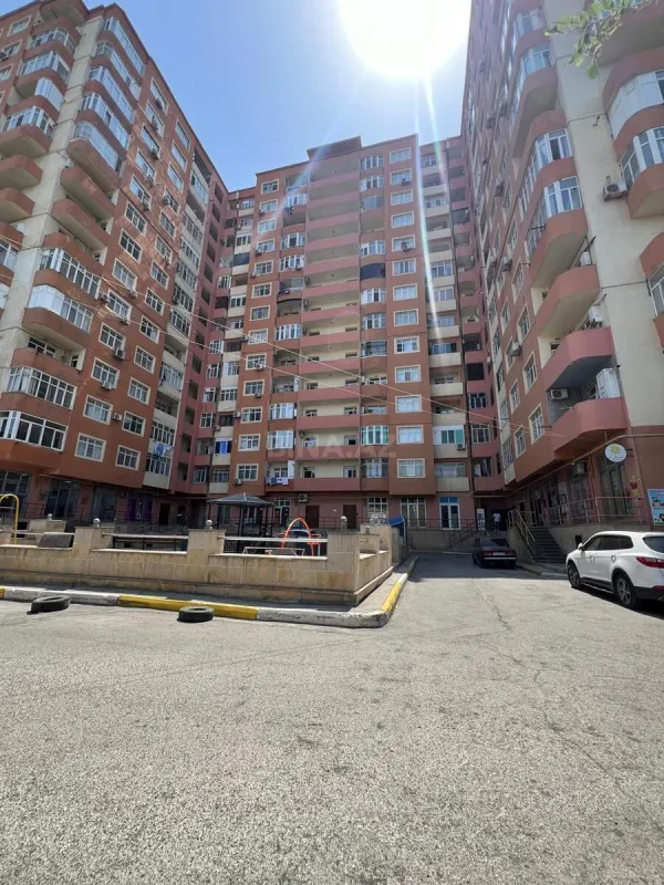 Satılır 3 otaqlı mənzil 107 m²