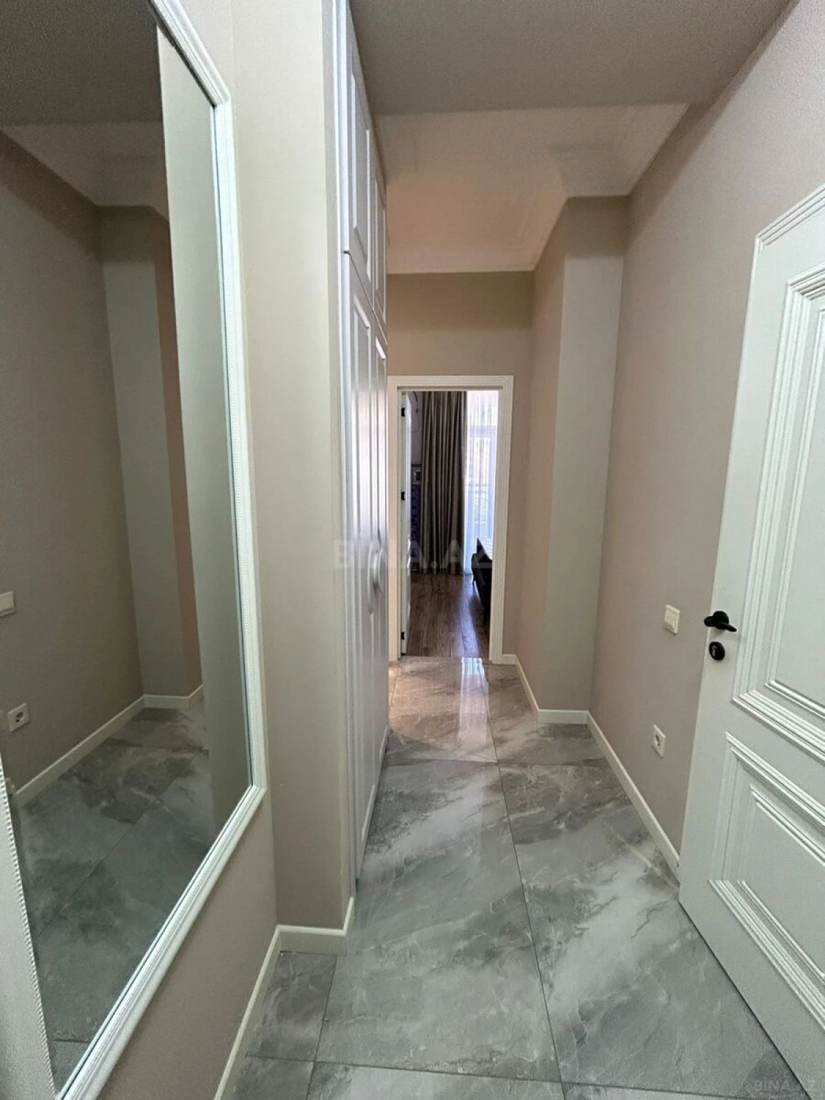 Kirayə verilir 2 otaqlı mənzil 60 m²