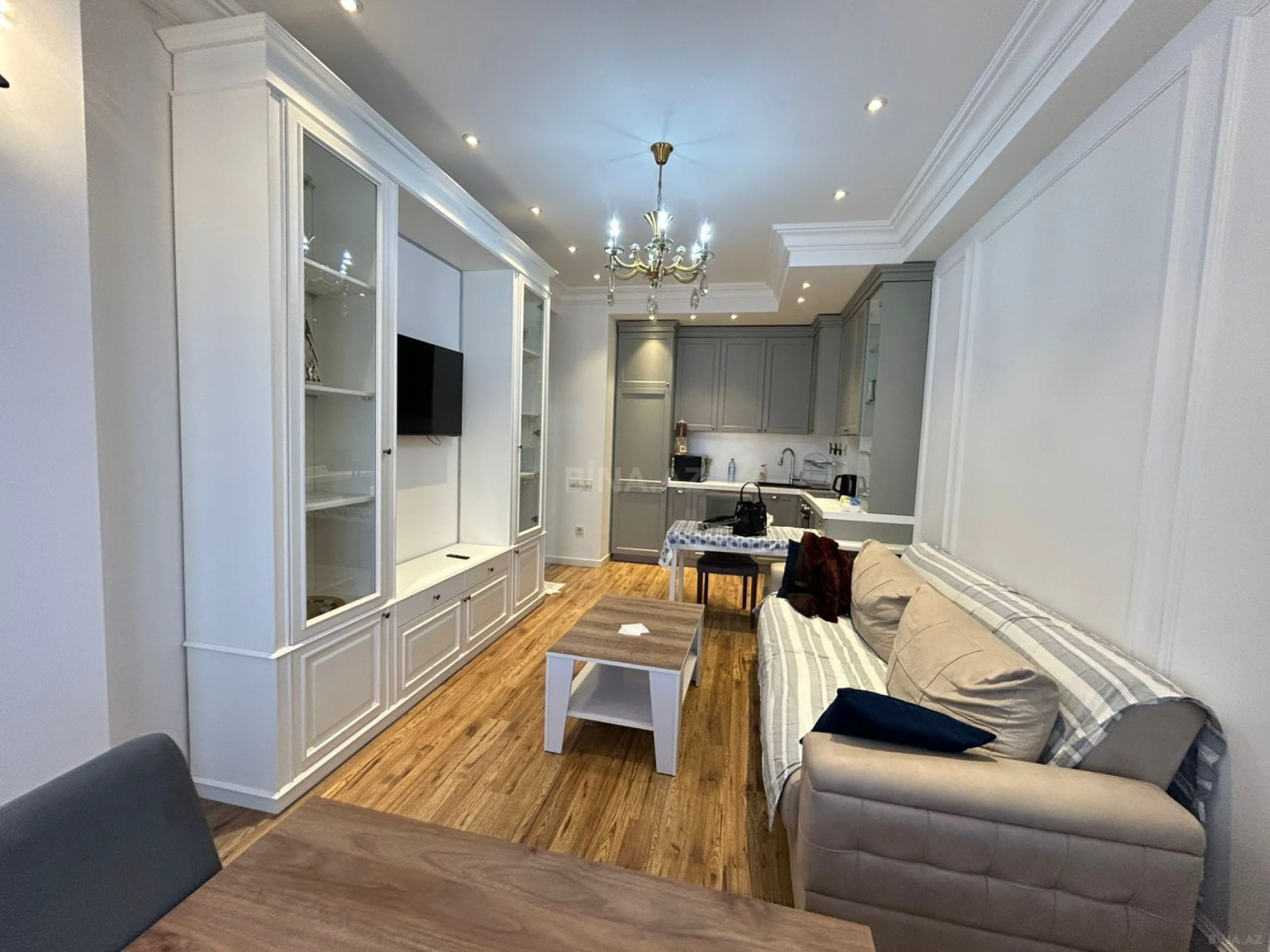Kirayə verilir 2 otaqlı mənzil 60 m²