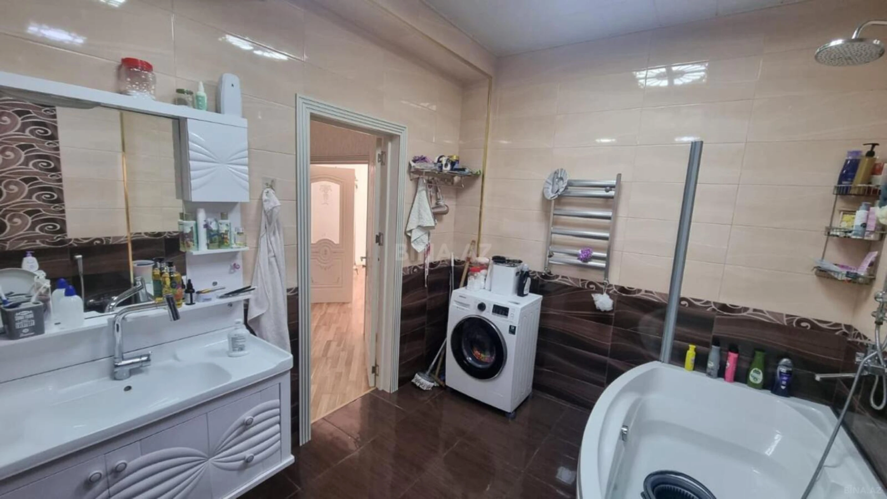 Satılır 3 otaqlı mənzil 126 m²