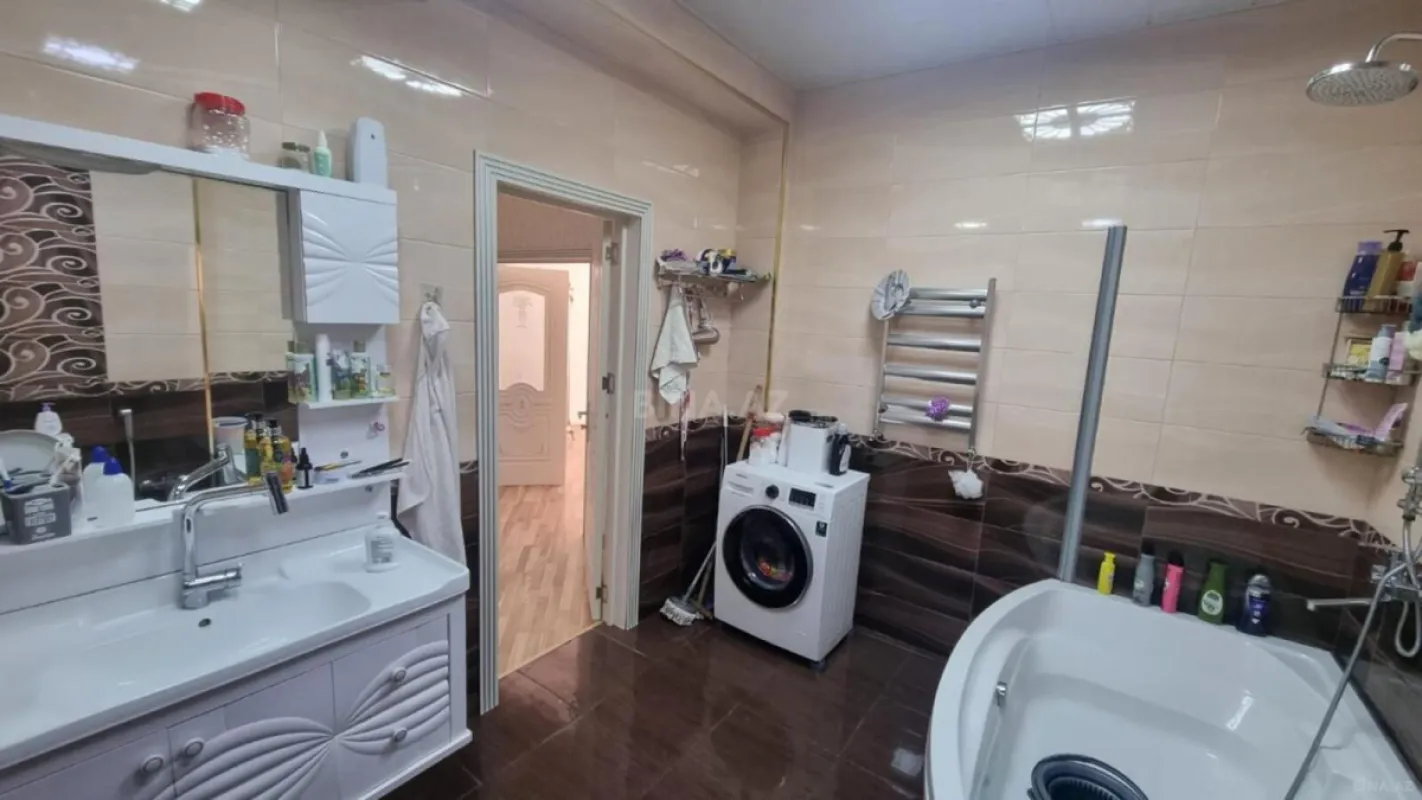 Satılır 3 otaqlı mənzil 126 m²