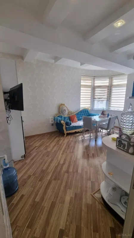 Satılır 3 otaqlı mənzil 126 m²