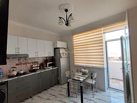 Satılır 3 otaqlı mənzil 108 m²