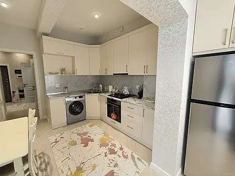 Kirayə verilir 2 otaqlı mənzil 95 m²