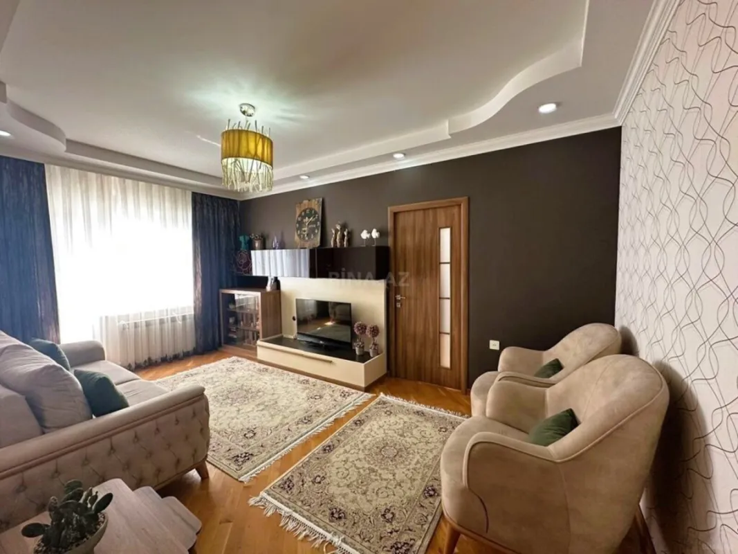Satılır 4 otaqlı mənzil 120 m²